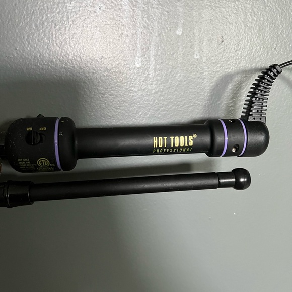 HOT TOOLS Pro Artist 24K Gold Marcel Curling Iron, 1-1/2 inch - Picture 2 of 3